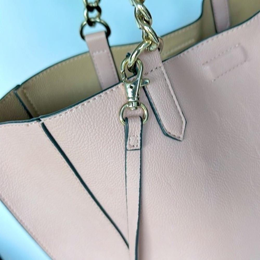 Karl Lagerfeld Vegan Leather REVERSIBLE Light pink/nude Tote w/ Pouchette Pouch - Picture 5 of 11